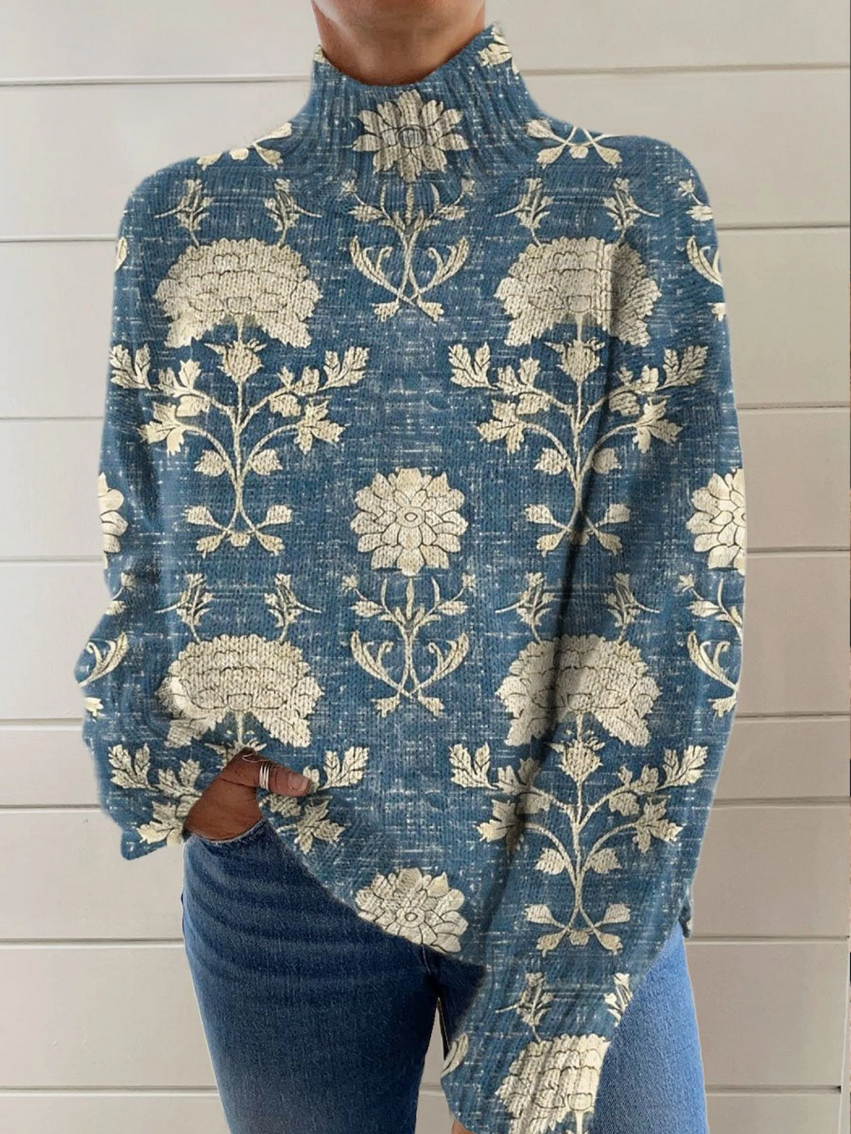 Lily | Ponadczasowy sweter z golfem w kwiaty