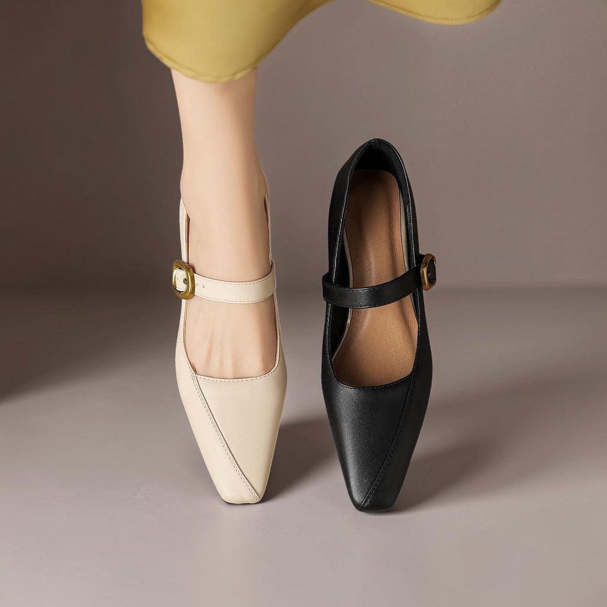 Grethe | Buty Mary Jane ze złotą klamrą