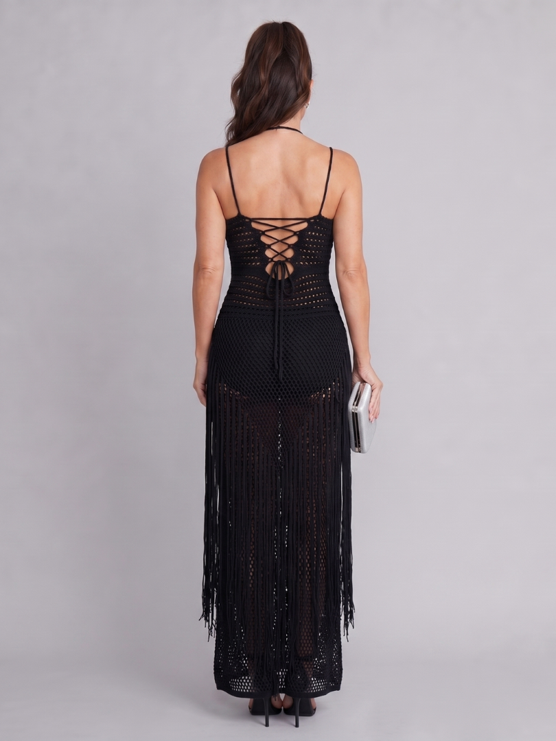 Zéphyrine | Szydełkowa sukienka maxi z dekoltem halter i frędzlami