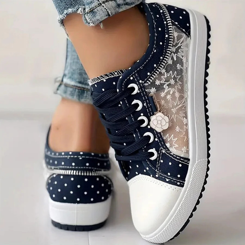 Adelaide | Sneakersy z koronkowymi detalami