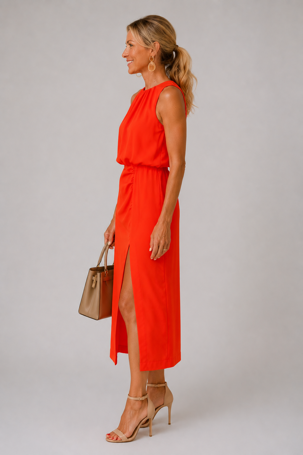 Nicole | Elegancka letnia sukienka z rozcięciem