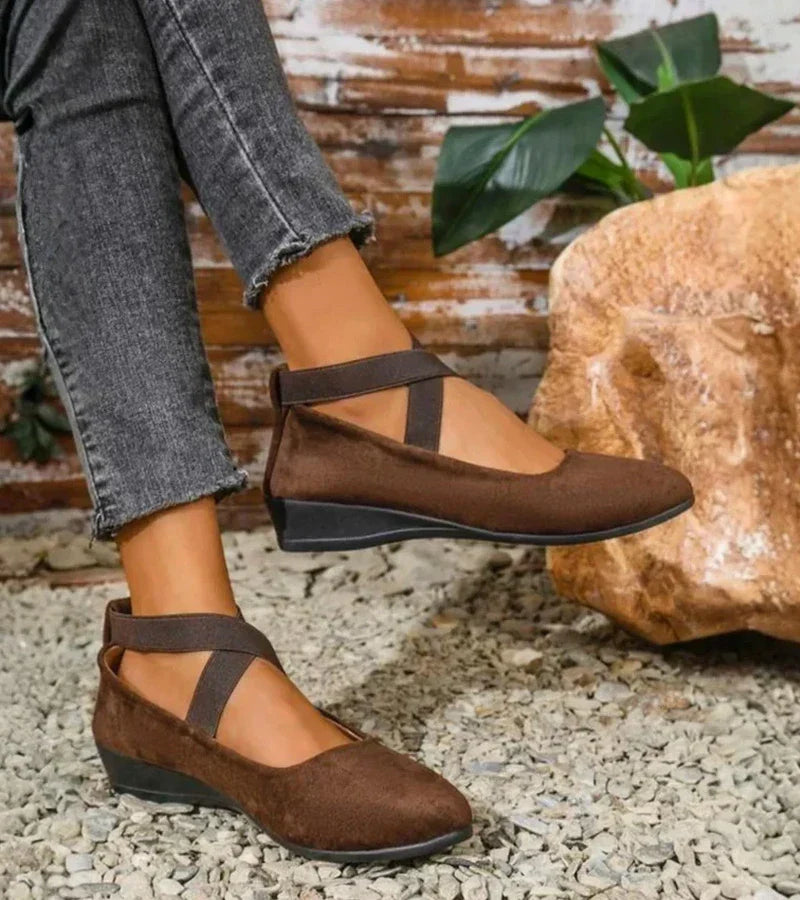 Phyllis | Zabudowane buty na koturnie