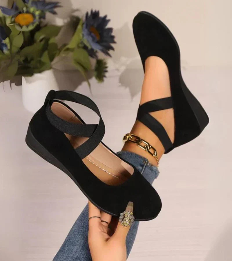 Phyllis | Zabudowane buty na koturnie