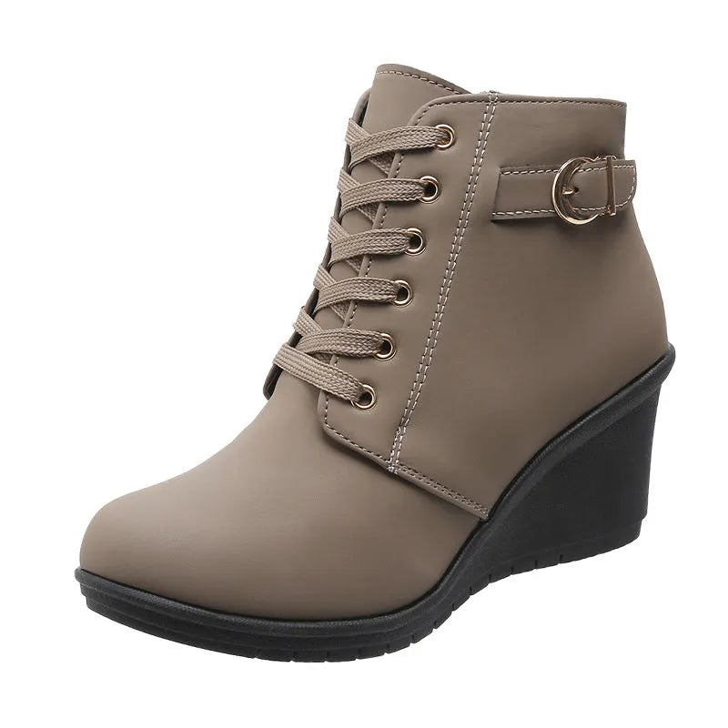 Signe – Wygodne buty na koturnie z zamkiem