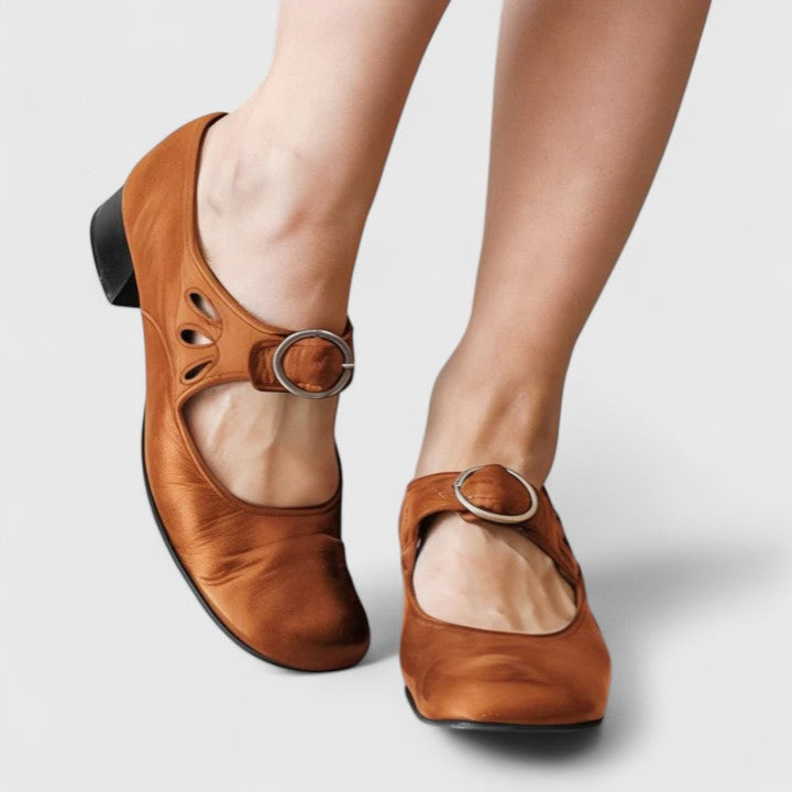 Chloé – Buty Mary Jane na słupku