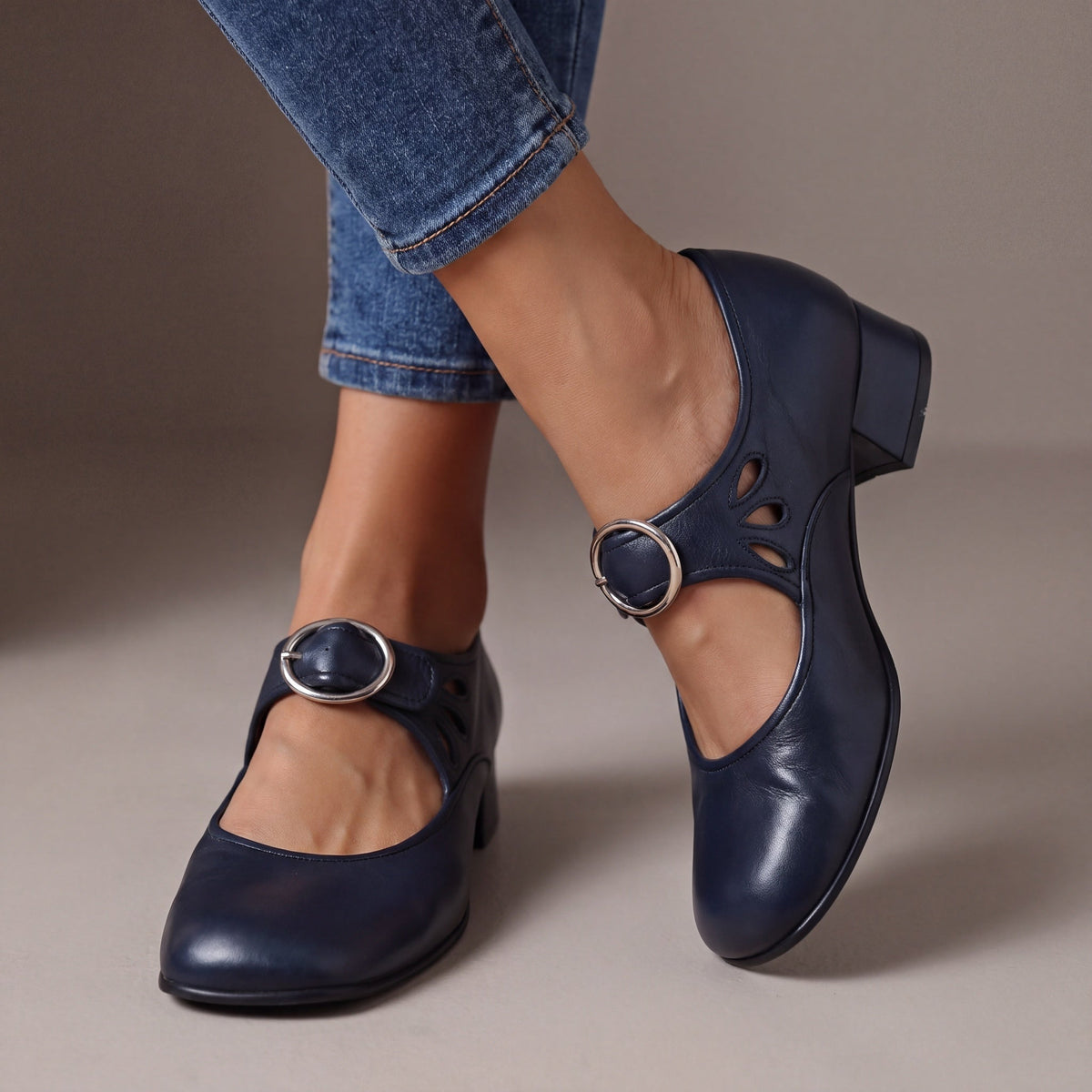Caroline | Miękkie skórzane buty z paskiem