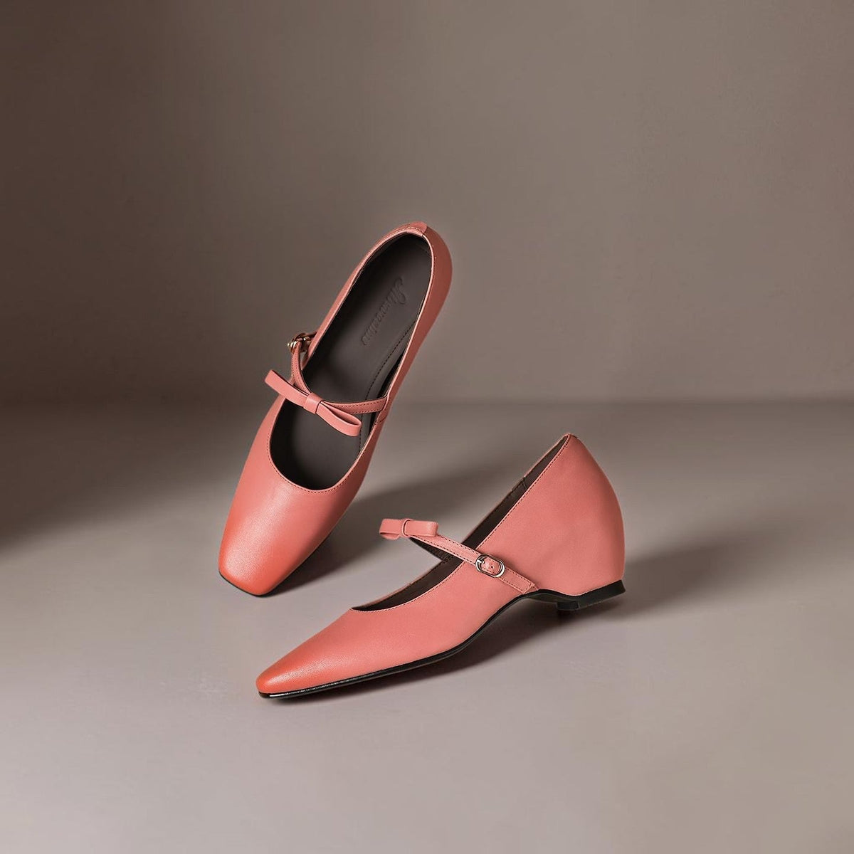 Mette | Eleganckie buty Mary Jane z kokardą